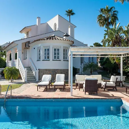 Vivi Homes - Casa Blanca Villa *